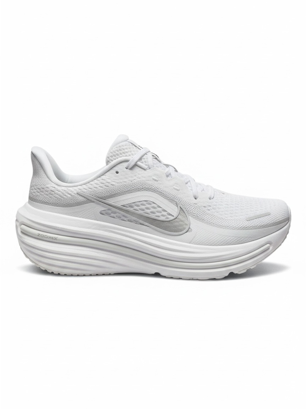 Nike Air Winflo 12 Men’s White Athletic Running Shoes with Silver Swoosh Accent